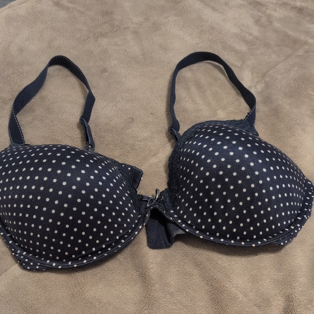 Maidenform Navy and White Polka Dot T-Shirt Bra